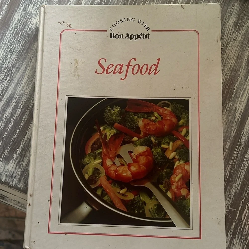 Bon Appetit Vintage Seafood hard cover cookbook. Very good condition. 1983 !!